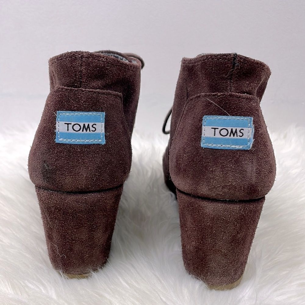 TOMS | brown suede wedge booties 10.0 front lace closure.